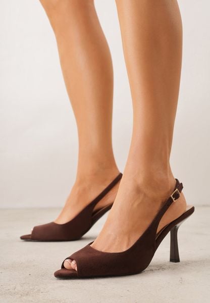 Brązowe Sandały na Szpilce z Odkrytą Piętą i Palcami Zitena. Brązowe sandały damskie Born2be, w ażurowe wzory, bez obcasa, na obcasie. Za 99.99 zł.