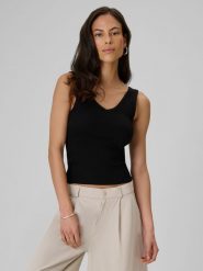 4F Top slim z prążkowanej dzianiny damski - czarny M. Czarne topy damskie 4f, m, bez wzorów, z bawełny, bez kołnierzyka. Za 59.99 zł.