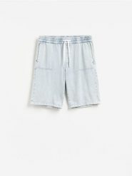 Szorty jogger loose - szary. Szare szorty męskie Reserved, z denimu, bez kołnierzyka. Za 129.99 zł.