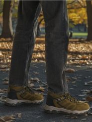 Buty trekkingowe - khaki. Brązowe buty trekkingowe męskie Sinsay, bez zapięcia. Za 139.99 zł.
