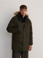 Parka z kapturem - ciemnozielony. Zielone parki męskie Reserved, l, bez wzorów, z bawełny. W wyprzedaży za 149.99 zł.