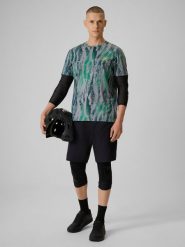 4F Spodenki kolarskie męskie - czarne S. Czarne szorty męskie 4f, bez wzorów, z dzianiny, wakacyjne. Za 199.99 zł.