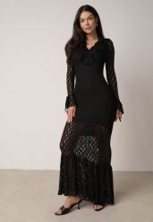 Czarna Koktajlowa Sukienka Koronkowa z Dekoltem V i Falbanami Frevina. Czarne sukienki damskie Born2be, na imprezę, l, bez wzorów, z koronki, klasyczne, bez kołnierzyka, bez ramiączek, maxi, kopertowe. Za 199.99 zł.