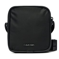 Saszetka Calvin Klein. Czarne saszetki męskie CALVIN KLEIN, z nylonu. Za 219.99 zł.