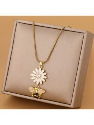 Atelier MIU Pozłacany naszyjnik z zawieszką i cyrkoniami - dł. 48 cm rozmiar: onesize. Żółte naszyjniki damskie atelier MIU, pozłacane. Za 39.99 zł.