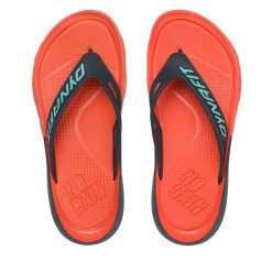Japonki Dynafit. Pomarańczowe kalosze damskie Dynafit, bez wzorów. Za 149.99 zł.