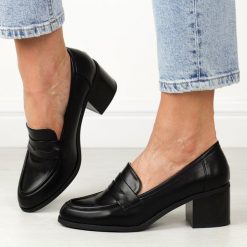 Czarne mokasyny damskie na obcasie M.Daszyński 2201D-3A. Czarne mokasyny damskie M.Daszyński, ze skóry. Za 169.00 zł.