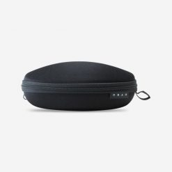 Sztywne etui na okulary Quechua Case 560. Czarne okulary przeciwsłoneczne męskie Decathlon, z mikrofibry. Za 19.99 zł.