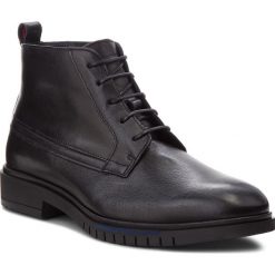 Kozaki TOMMY HILFIGER - Flexible Dressy Flat FM0FM01809 Black 990. Czarne buty zimowe męskie Tommy Hilfiger, z materiału, bez zapięcia. W wyprzedaży za 399.00 zł.