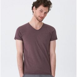 T-shirt z kieszenią - Bordowy. Czerwone t-shirty damskie House, l, bez wzorów, bez kołnierzyka. Za 19.99 zł.