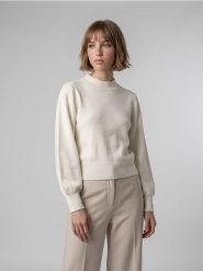 Krótki sweter z wiskozą - kremowy. Białe swetry klasyczne damskie Sinsay, l, z wiskozy, bez kołnierzyka. Za 49.99 zł.