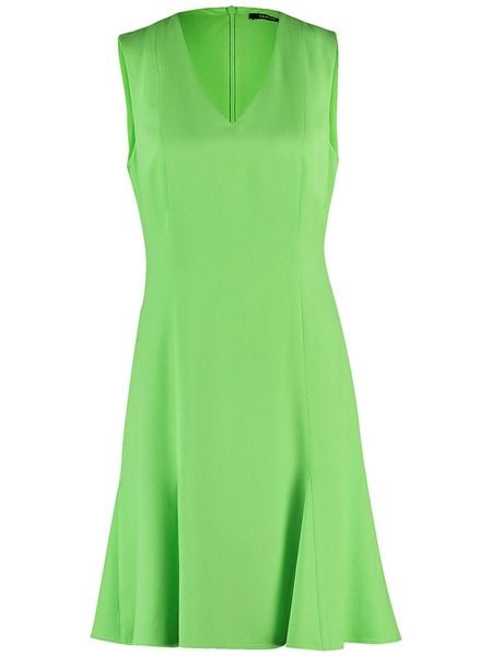 TAIFUN Sukienka w kolorze zielonym rozmiar: 38. Zielone sukienki damskie Taifun, bez wzorów, bez kołnierzyka, bez ramiączek, midi, rozkloszowane. Za 139.54 zł.