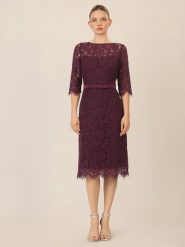 APART Sukienka w kolorze fioletowym rozmiar: 46. Różowe sukienki damskie Apart, bez wzorów, z koronki, bez kołnierzyka, bez ramiączek, midi. Za 295.99 zł.