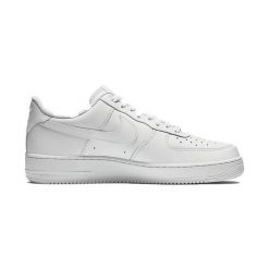 Buty Nike Air Force 1 LE. Białe buty sportowe na co dzień damskie Nike, bez wzorów, trekkingowe, nike air force. Za 529.00 zł.