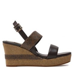Sandały U.S. Polo Assn. Brązowe sandały damskie U.S. Polo Assn., bez wzorów, bez obcasa, na koturnie. Za 259.99 zł.