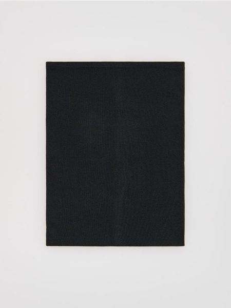 Bawełniany komin - czarny. Czarne szaliki dziecięce Reserved, z bawełny, bez ramiączek. Za 35.99 zł.