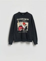 Bluza comfort fit z nadrukiem Coca-Cola - czarny. Czarne bluzy bez kaptura męskie Reserved, l, z bawełny. Za 149.99 zł.