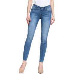 SPODNIE DAMSKIE LEE SCARLETT HIGH BLUE L526PFYO 112111798. Niebieskie spodnie materiałowe damskie Lee, bez wzorów, z jeansu. Za 199.99 zł.