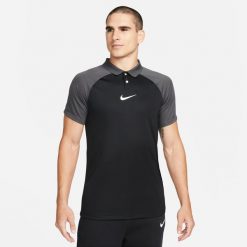 Koszulka treningowa męska Nike Drifit Academy Pro. Czarne t-shirty sportowe męskie Nike, m, bez ramiączek, do piłki nożnej. W wyprzedaży za 175.25 zł.