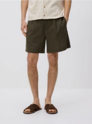 Szorty regular z lnem - ciemnozielony. Zielone szorty męskie Reserved, z bawełny, bez kołnierzyka. Za 129.99 zł.