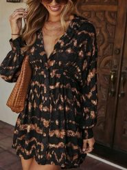 Milan Kiss Sukienka w kolorze czarnym rozmiar: S. Czarne sukienki damskie Milan Kiss, s, bez wzorów, z wiskozy, bez kołnierzyka, bez ramiączek, mini. Za 174.43 zł.