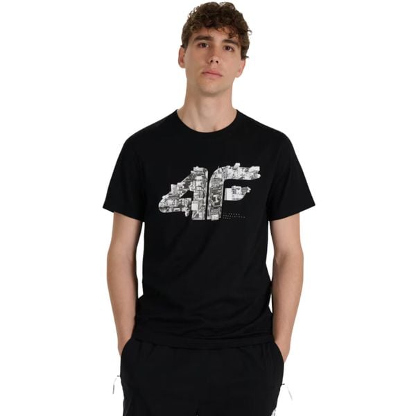 Koszulka męska 4F M3132 głęboka czerń 4FWAW25TTSHM3132 20S. Czarne t-shirty sportowe męskie 4f, m, bez ramiączek, do piłki nożnej. Za 44.90 zł.