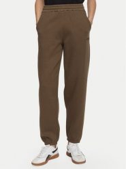 Reebok Spodnie dresowe Reebok x Ewa Chodakowska RK25981CCW Brązowy Regular Fit. Brązowe spodnie dresowe damskie Reebok, xs, bez wzorów, z bawełny. Za 179.99 zł.