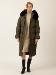 APART Płaszcz zimowy w kolorze khaki rozmiar: 38. Brązowe płaszcze damskie Apart, na zimę, bez wzorów, z puchu. Za 368.96 zł.