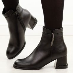 Czarne botki damskie na obcasie Potocki 12291. Czarne botki damskie POTOCKI, na jesień, z dzianiny, biznesowe, z okrągłym noskiem, bez obcasa, na obcasie, bez zapięcia. Za 199.00 zł.