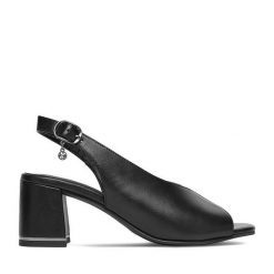 Sandały Lasocki. Czarne sandały damskie Lasocki, bez wzorów, bez obcasa, na słupku. Za 229.99 zł.