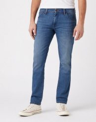 WRANGLER LARSTON MĘSKIE SPODNIE JEANSOWE GREEN TWIST W18SXP409 112145871. Zielone spodnie materiałowe męskie Wrangler, bez wzorów, z jeansu. Za 239.99 zł.