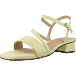 Sandały CLARKS 26186119C Żółty. Żółte obuwie trekkingowe damskie Clarks. Za 354.99 zł.