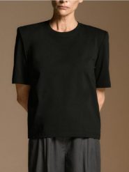 T-shirt z poduszkami na ramionach - czarny. Czarne t-shirty damskie Reserved, l, bez wzorów, z bawełny, bez kołnierzyka. Za 129.99 zł.