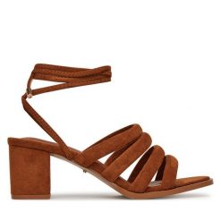 Sandały DeeZee. Brązowe sandały damskie DeeZee, bez wzorów, bez obcasa, na słupku. Za 149.99 zł.