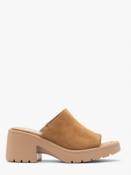 Rude klapki damskie wsuwane HAYLEY. Brązowe klapki damskie Ryłko, bez wzorów, z materiału, bez obcasa, na obcasie. Za 329.99 zł.