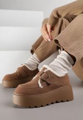 Brązowe Śniegowce na Grubej Podeszwie z Paskiem z Klamerką i Futerkiem Uwedina. Brązowe śniegowce damskie Born2be, z jeansu. Za 129.99 zł.