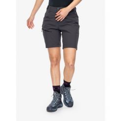 Spodenki turystyczne damskie Helly Hansen Blaze Softshell Shorts. Niebieskie kurtki softshell damskie Helly Hansen, xl, bez wzorów, z softshellu, bez kaptura. Za 425.50 zł.