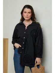 Curvy Lady Koszula w kolorze czarnym rozmiar: 40/42. Czarne koszule damskie Curvy Lady, bez wzorów, z bawełny, klasyczne, bez kołnierzyka, bez ramiączek. Za 100.99 zł.