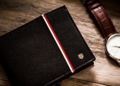 Patriotyczny portfel skórzany Peterson PTN 304P-01 czarny. Czarne portfele męskie Peterson, bez wzorów, ze skóry. Za 104.00 zł.