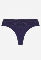 Granatowe Majtki Stringi z Bawełną Ozdobione Koronką Thelanthe. Niebieskie stringi damskie Born2be, l, z aplikacjami, z bawełny. Za 7.99 zł.