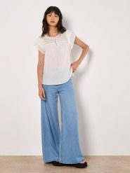 Apricot Bluzka w kolorze białym rozmiar: S. Białe bluzki damskie Apricot, s, bez wzorów, z bawełny, bez kołnierzyka, bez ramiączek. Za 66.47 zł.