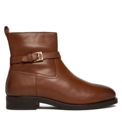 Botki Tommy Hilfiger. Brązowe botki damskie Tommy Hilfiger, bez obcasa, na płaskiej podeszwie, bez zapięcia. Za 559.99 zł.