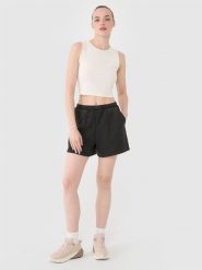 4F Spodenki casual z dzianiny waflowej damskie - czarne L. Czarne szorty damskie 4f, bez wzorów, z bawełny, casualowe. W wyprzedaży za 49.99 zł.