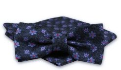 Ciemna Granatowa Melanżowa Mucha Męska -ALTIES- z Taką Samą Poszetką, w Niebieskie Kwiatki. Niebieskie krawaty i muchy męskie Alties, bez wzorów, eleganckie. Za 54.00 zł.