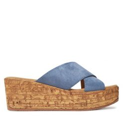 Klapki s.Oliver. Niebieskie klapki damskie S.Oliver, bez wzorów, bez obcasa. Za 319.99 zł.