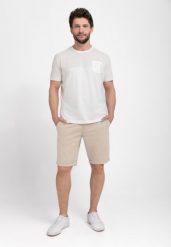 Klasyczne spodenki męskie, Regular Fit, P-LUIZ. Brązowe szorty męskie Volcano, z bawełny, bez kołnierzyka. Za 159.99 zł.