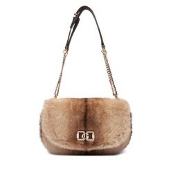 Torebka Guess. Brązowe torebki klasyczne damskie Guess, z aplikacjami, bez dodatków. Za 639.99 zł.