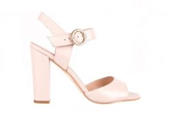 Sandały Bayla-056 8023-203 Beżowe Sandały 19 - 37. Brązowe sandały damskie Bayla, bez wzorów, ze skóry, bez obcasa. W wyprzedaży za 134.10 zł.