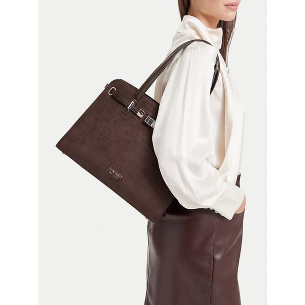 Torebka Nine West. Brązowe torebki klasyczne damskie Nine West, bez wzorów, bez dodatków. Za 279.99 zł.