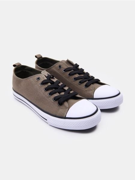 Sznurowane trampki - zielony. Zielone trampki i tenisówki męskie Sinsay, bez wzorów, bez zapięcia. Za 29.99 zł.